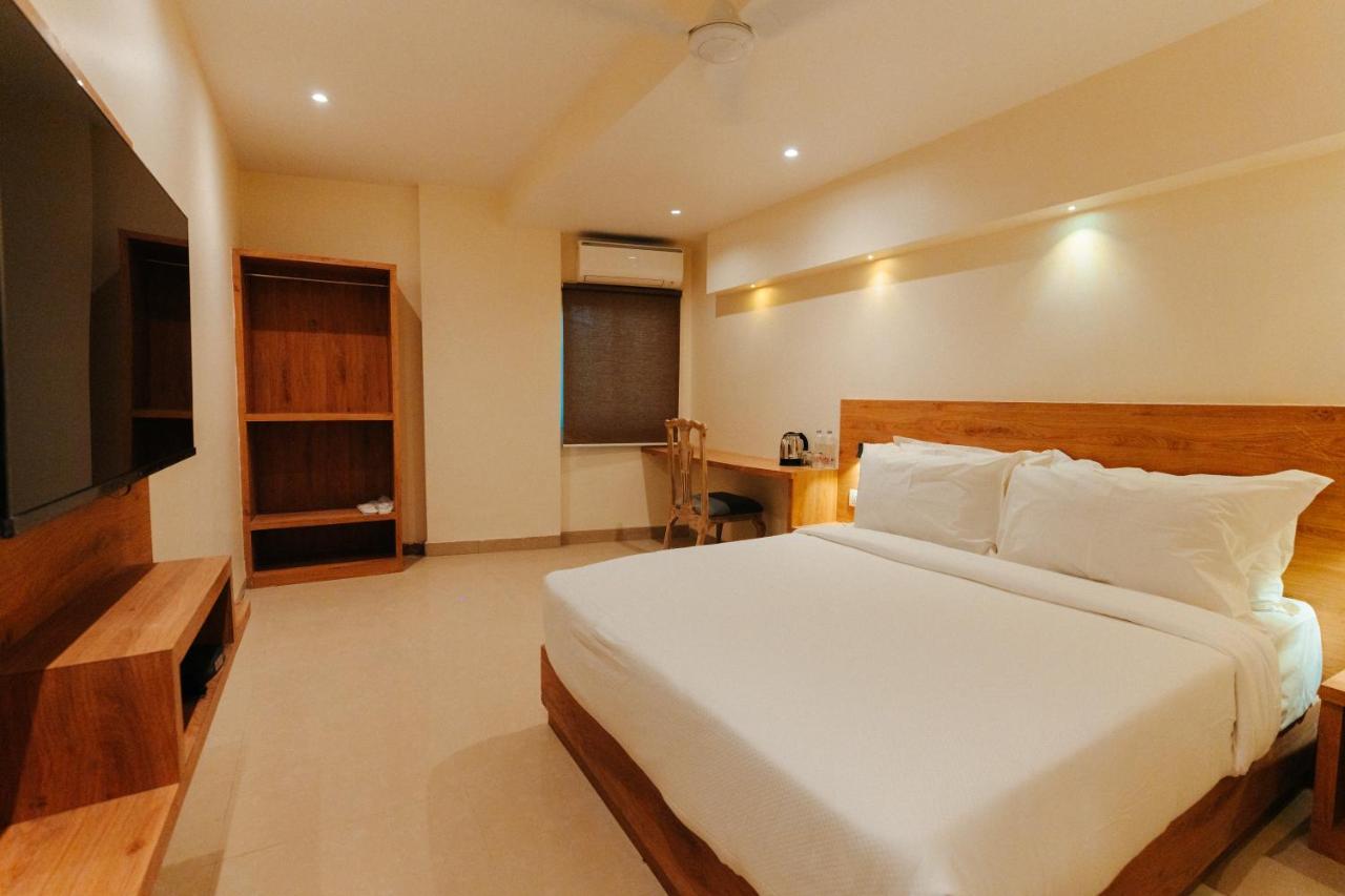 Arnna Hotel - Goregaon Mumbai Ngoại thất bức ảnh